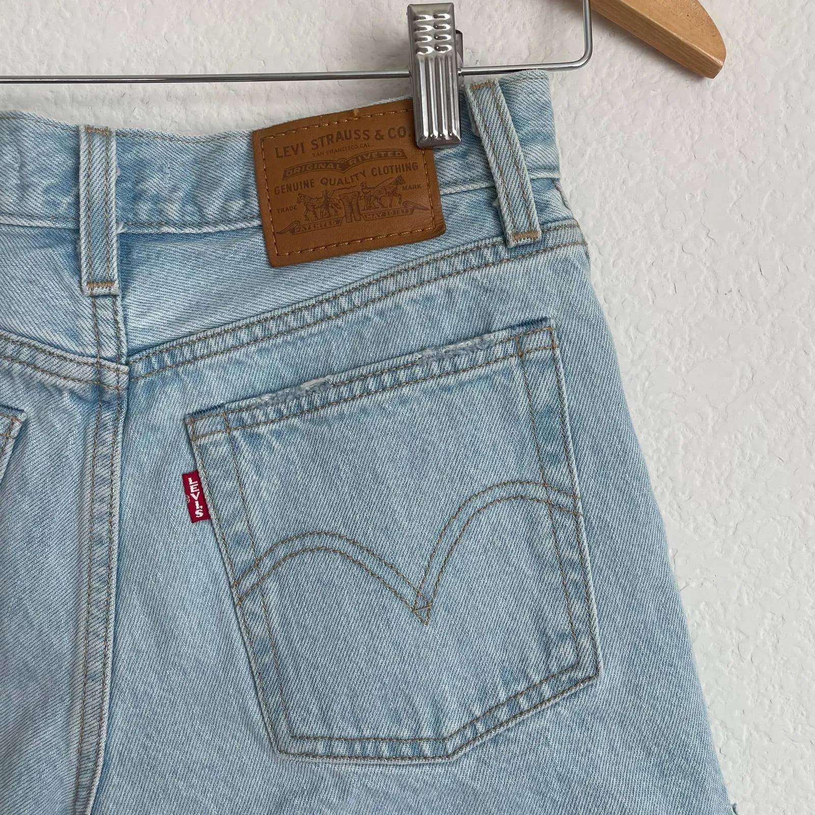 LEVI'S Wedgie Short Light Wash Cut Off Shorts - Image 7