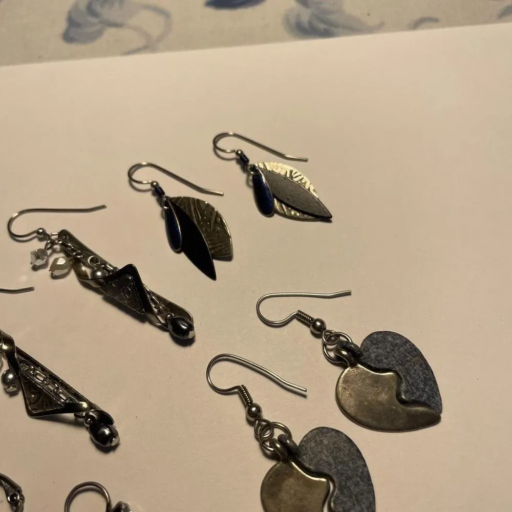 Lot Of 5 Dangle Costume Earrings Pierced Jewelry Mix - Image 3