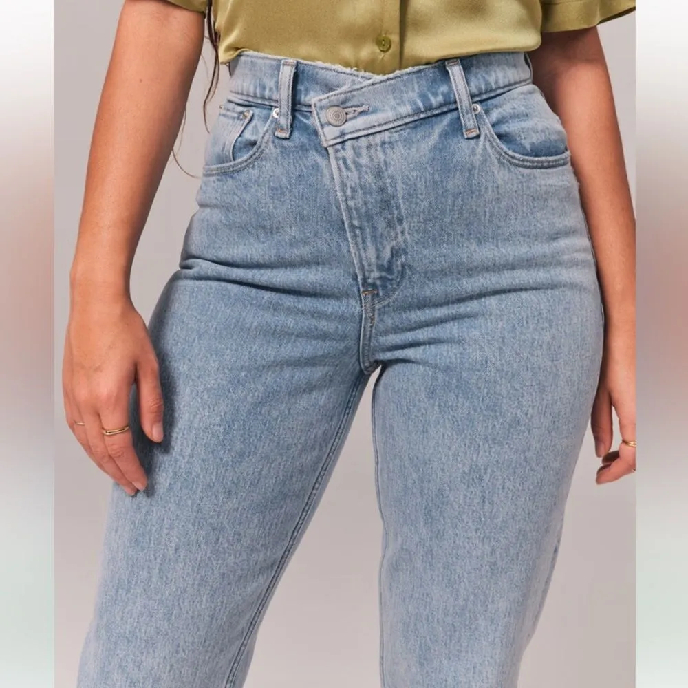 Abercrombie & Fitch 4 Asymmetrical Button Ultra High‎ Rise Straight Leg 90s Jean - Image 15