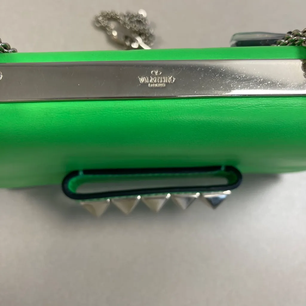 Valentino Garavani Va Va Voom Rockstud Clutch Shoulder Bag-Neon Green - Preowned - Image 8
