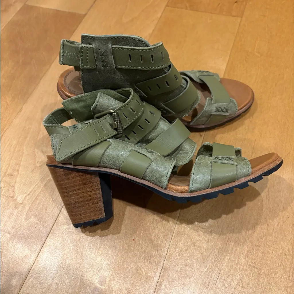 Sorel Nadia Buckle Il Open Toe leather sandals sz 8 olive green - Image 2