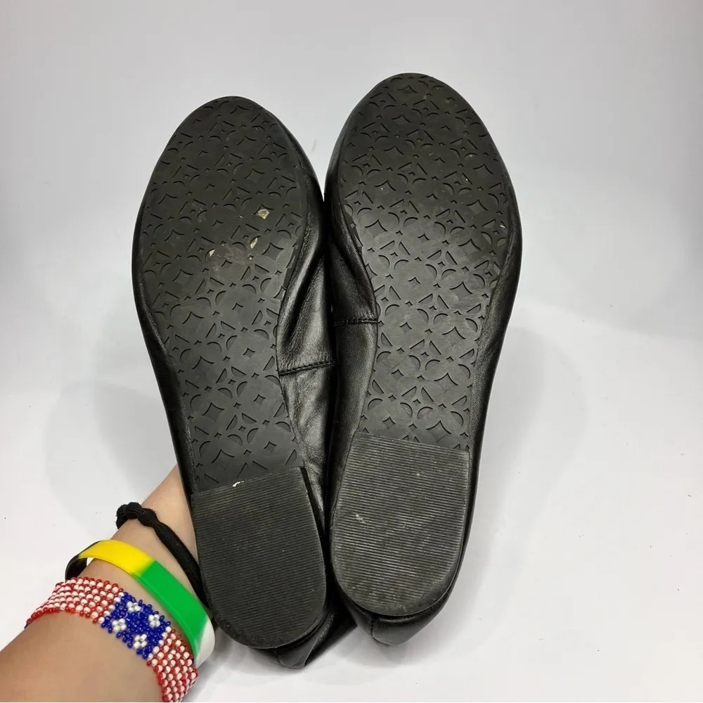 Fossil  black leather ballet flats with bee‎ charm pendant size 10 - Image 5