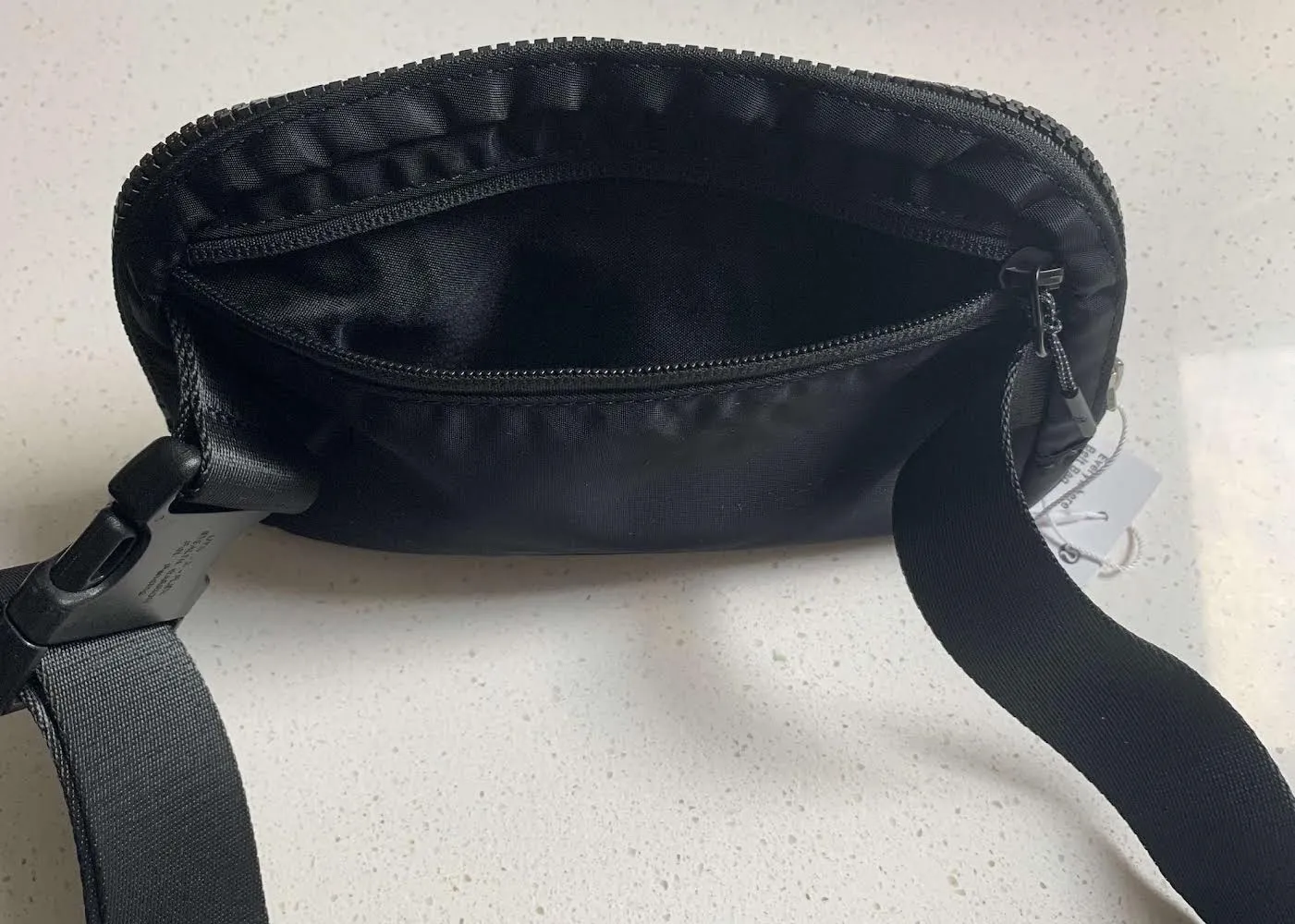 Everywhere Belt Bag Black New With Tags 1L - Image 4