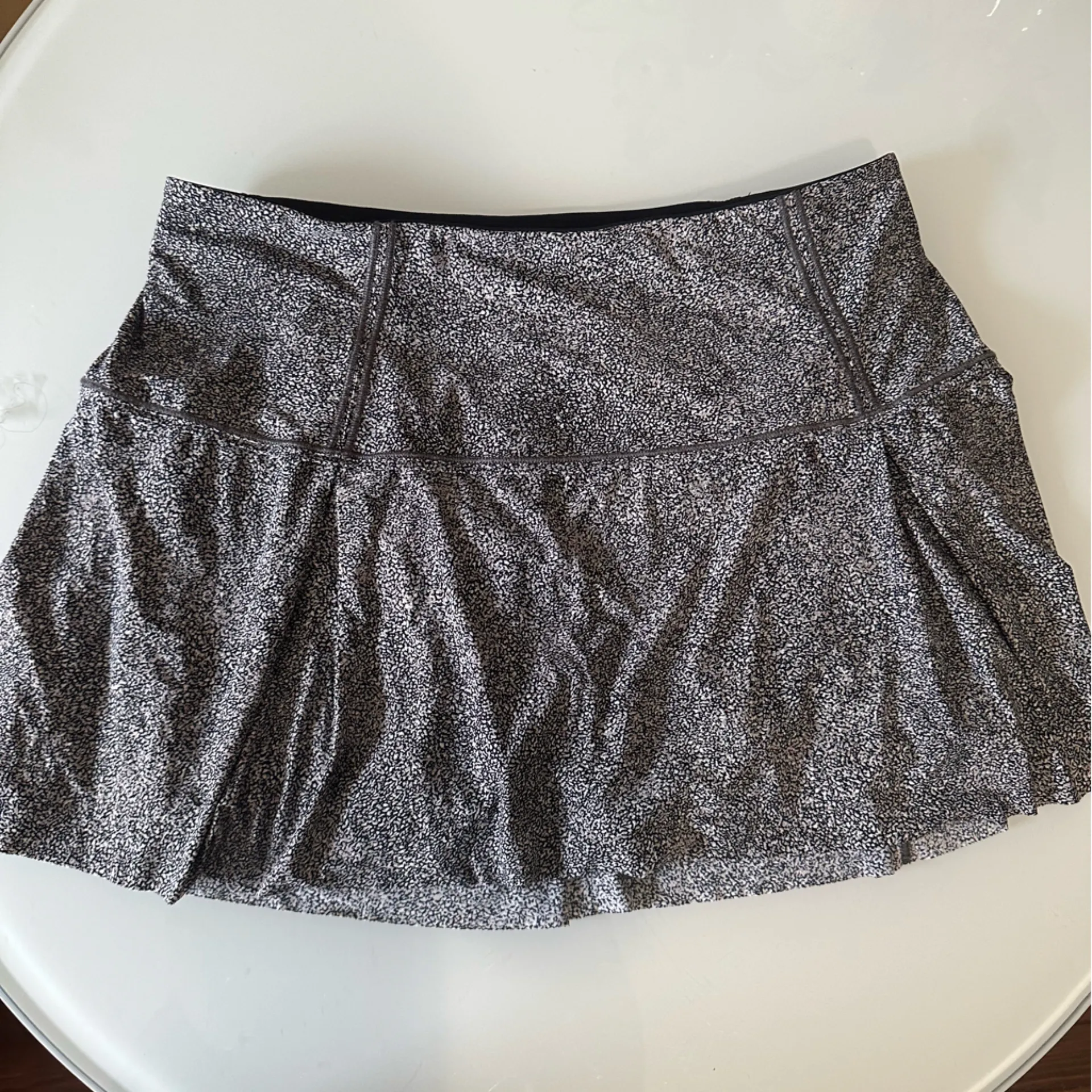 Lululemon  athletica Charcoal Mini Skirt - Image 2