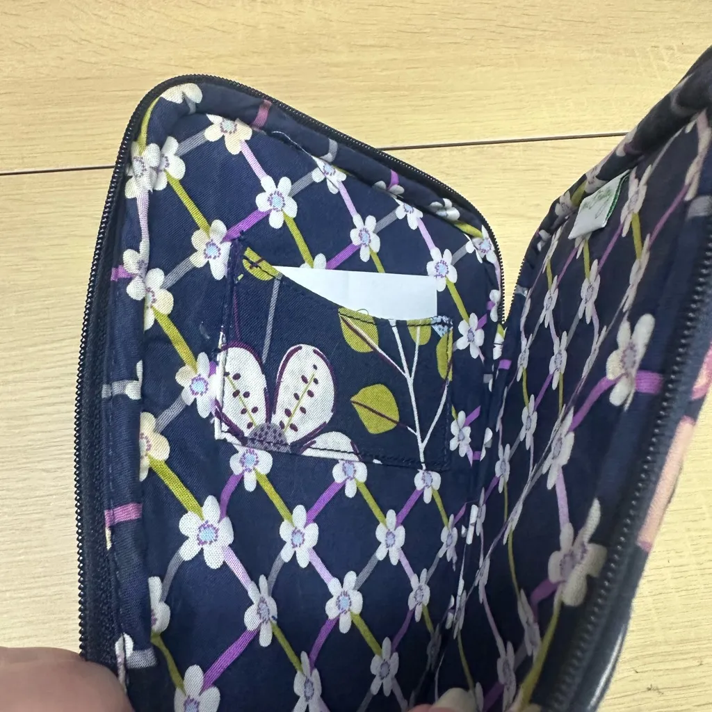 Purple Vera Bradley Ipad / E Reader Case Birds Flowers Navy Blue 9 x 7 EUC - Image 4