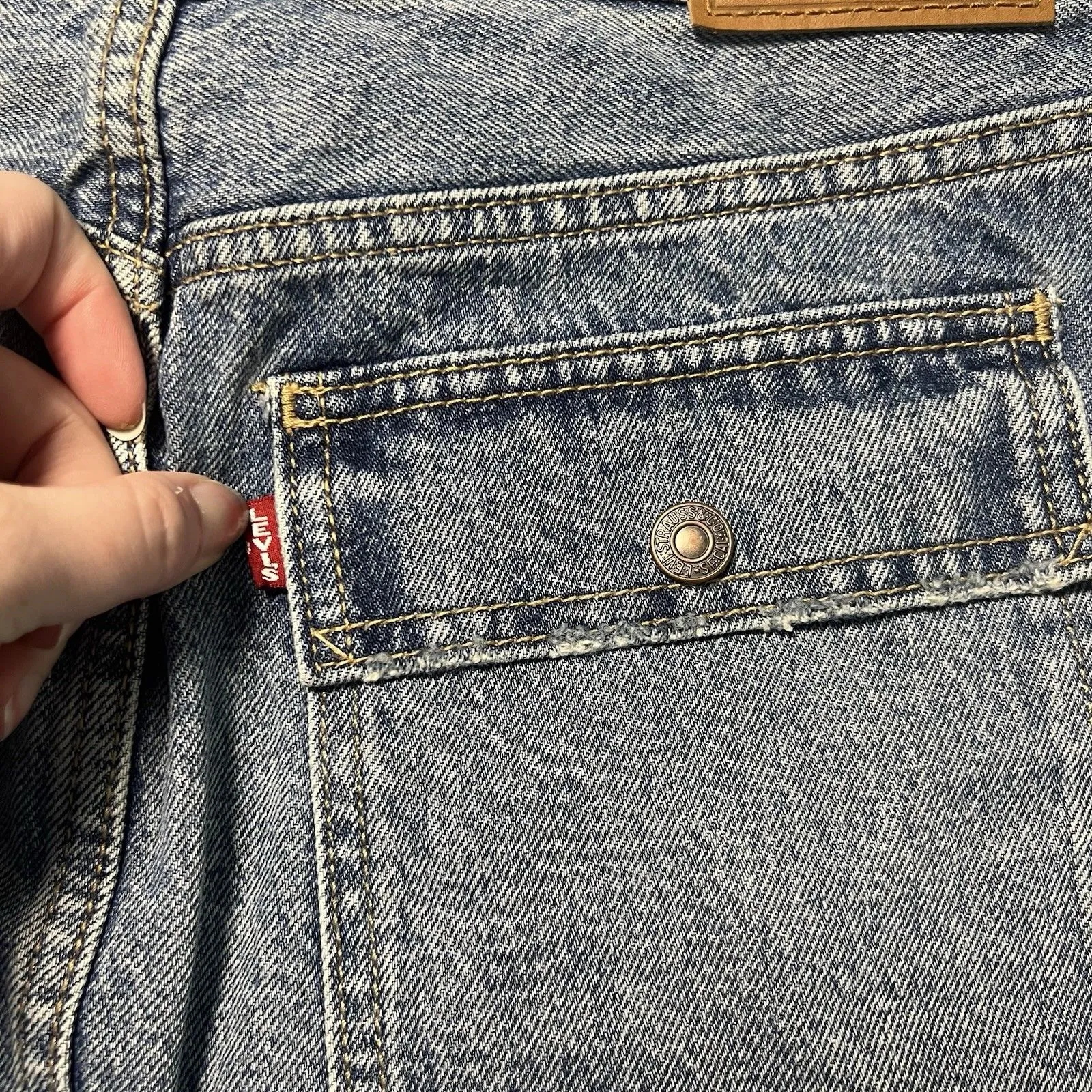 Levi's Women's Premium Mini Icon Outback Skirt‎ Blue Cutoff Denim Cargo Pocket - Image 4