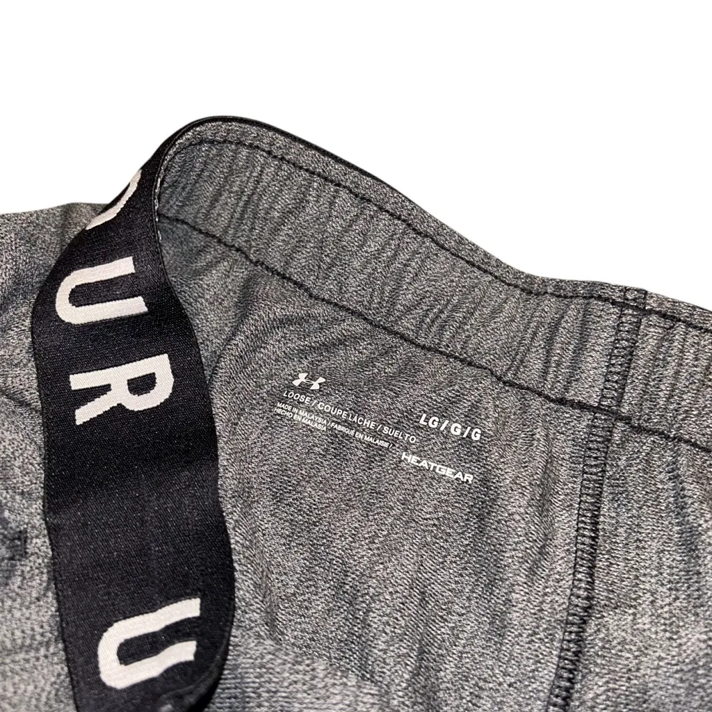 Gray & Black UnderArmour Athletic Workout Fitness Athleisure Shorts Womens Large - Image 3