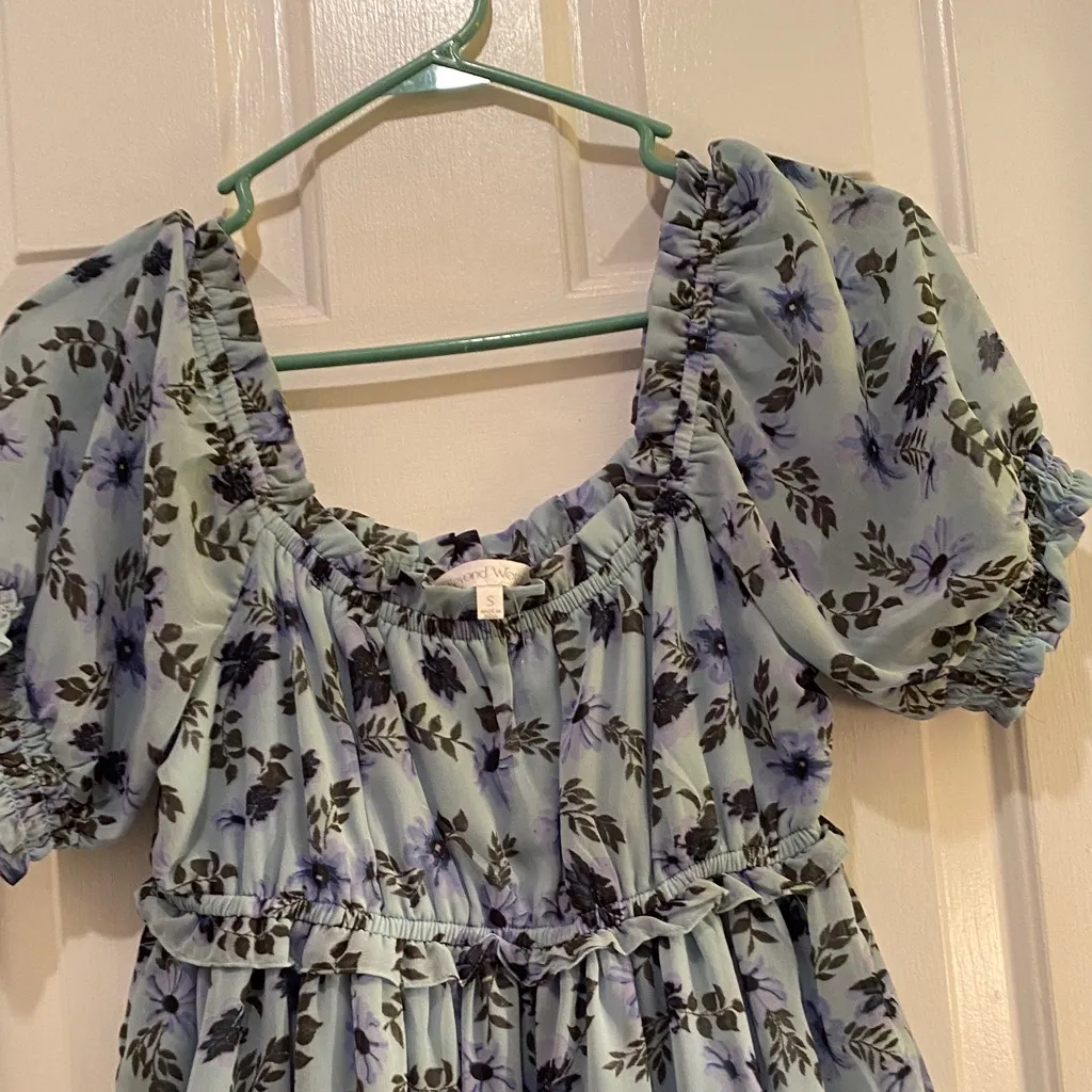 Beyond words Light Blue Leaf Print Midi Dress - Image 4