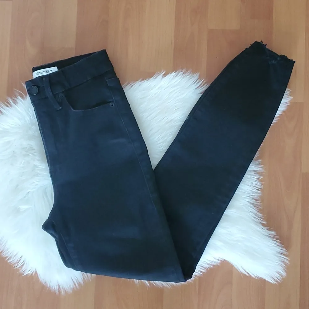 Good American good waist crop black skinny jeans sz 00/24 - Image 2
