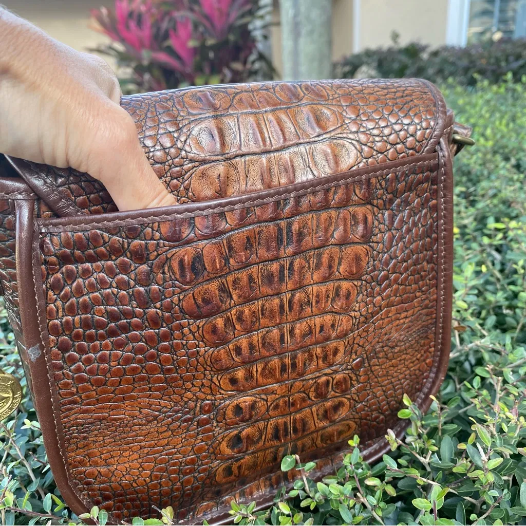 Vintage BRAHMIN Melbourne brown croc embossed leather Saddle shoulder bag purse - Image 6