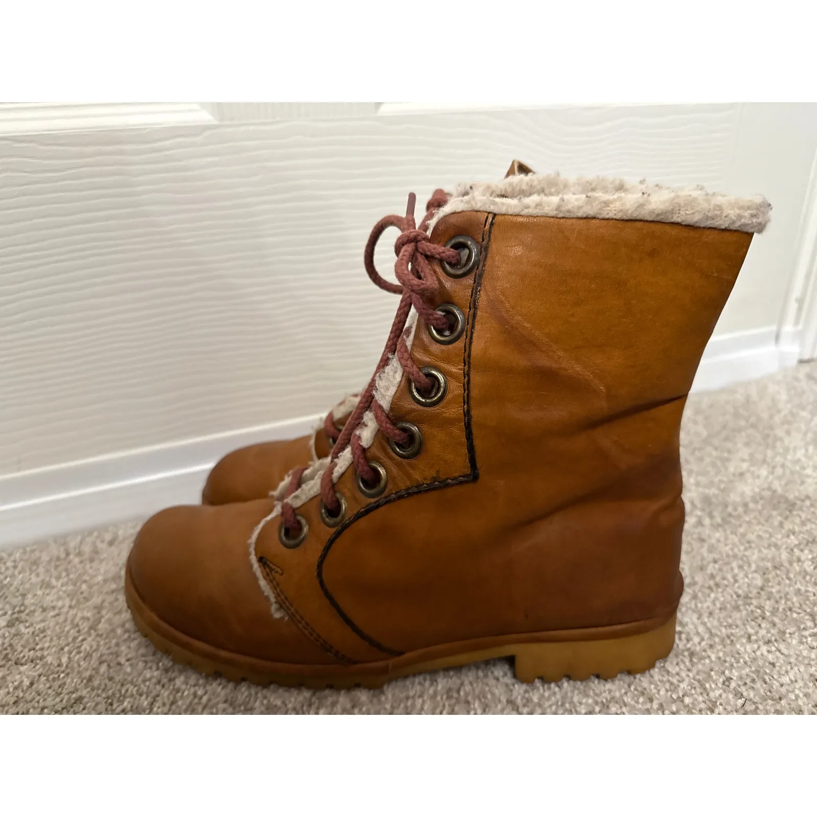 Vintage Women’s Sandler of Boston Leather Shearling Combat Boots, 10M Tan Size 10 - Image 4