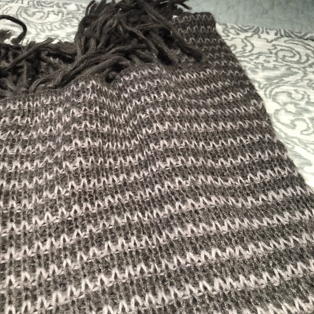 Aerie scarf never used grey design - Image 3