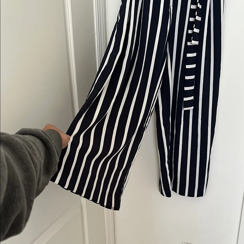 Zara Striped Navy and White Culottes - Image 5