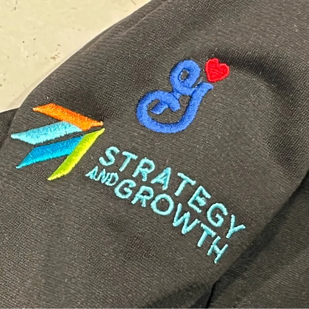 NEW The North Face Ladies Tech 1/4 Zip General Mills Logo Pullover size Small - Image 6