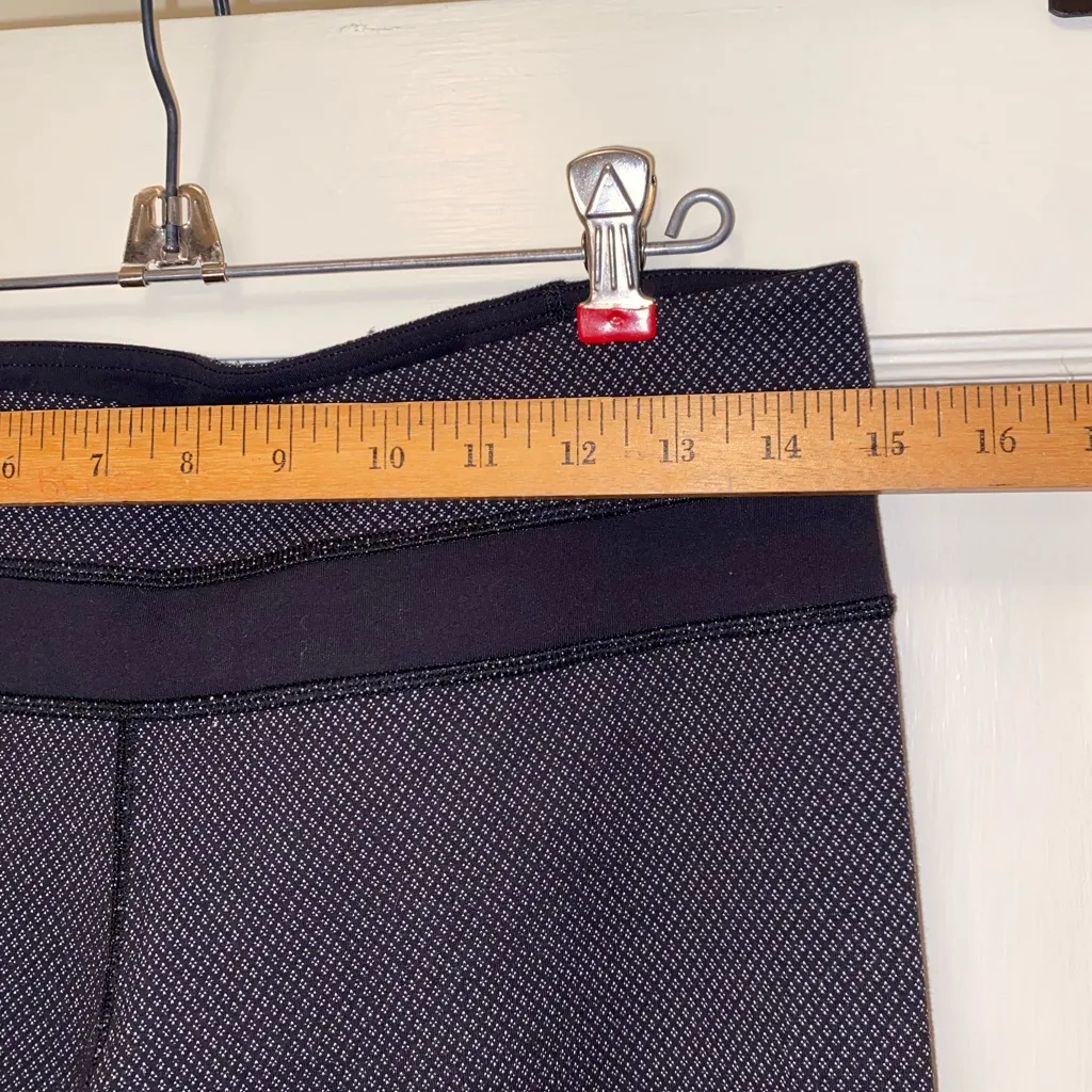 Lululemon Women 8 Diamond Pattern Black Athletic Straight Leg Pants Leggings - Image 4