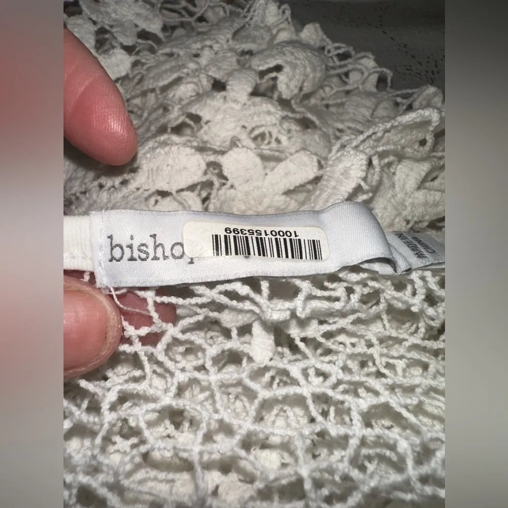 EUC Vintage Bishop  fully crochet white top sheer long sleeve no lined sz M - Image 7