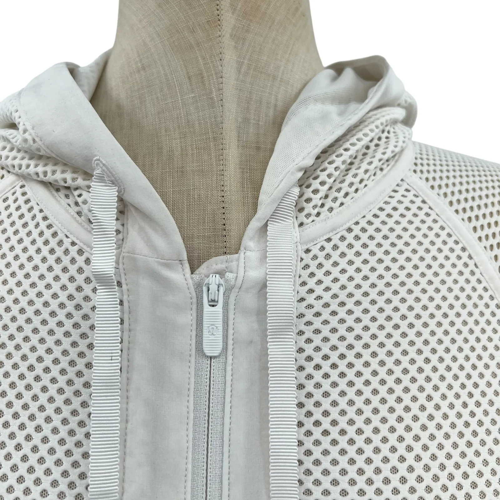 Lululemon Mesh on Mesh Jacket Zip‎ Up Hooded White Size 10 - Image 3