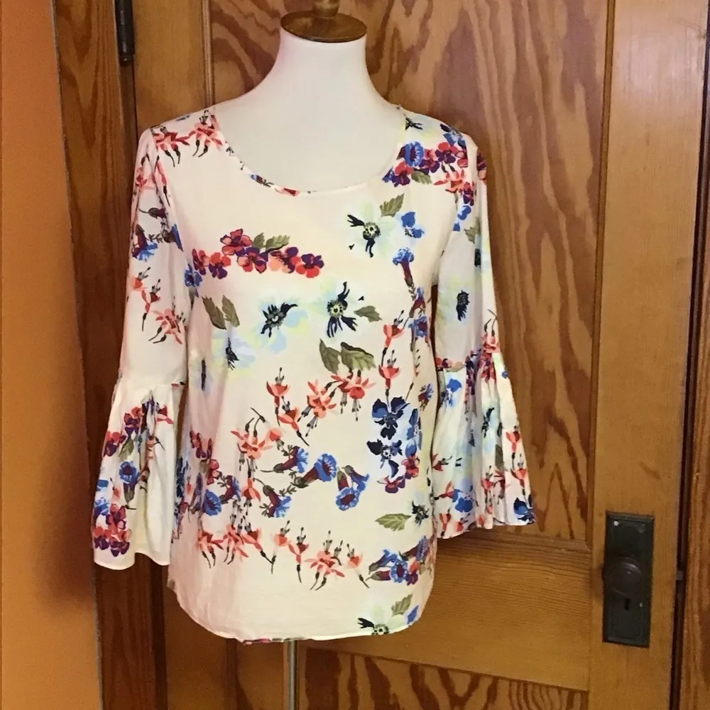 Jane & Delancey Floral Bell Sleeve Blouse Boho Romantic Top - Image 15