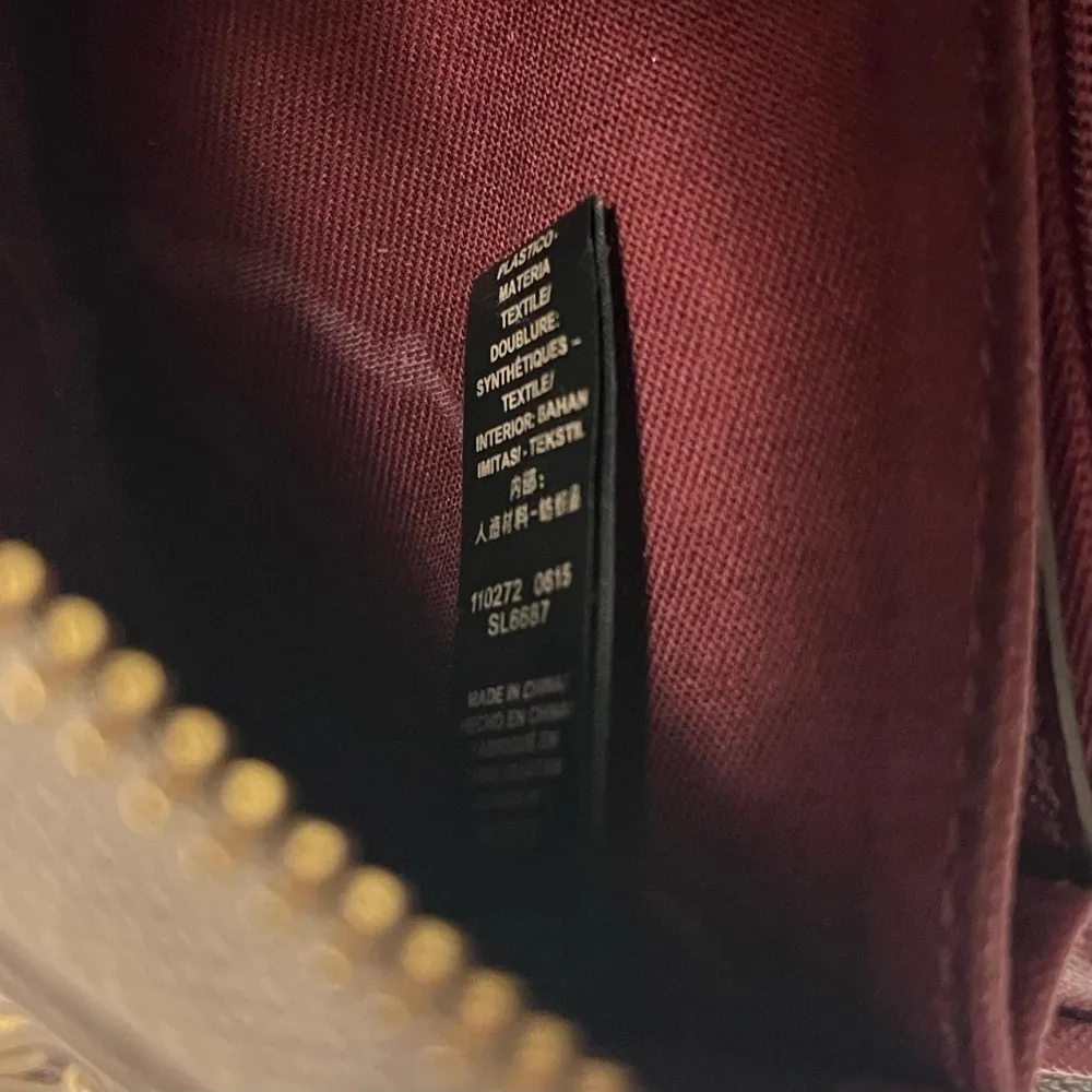 Fossil Gold Metallic Leather Zip Around Wallet Wristlet with Strap - Image 10