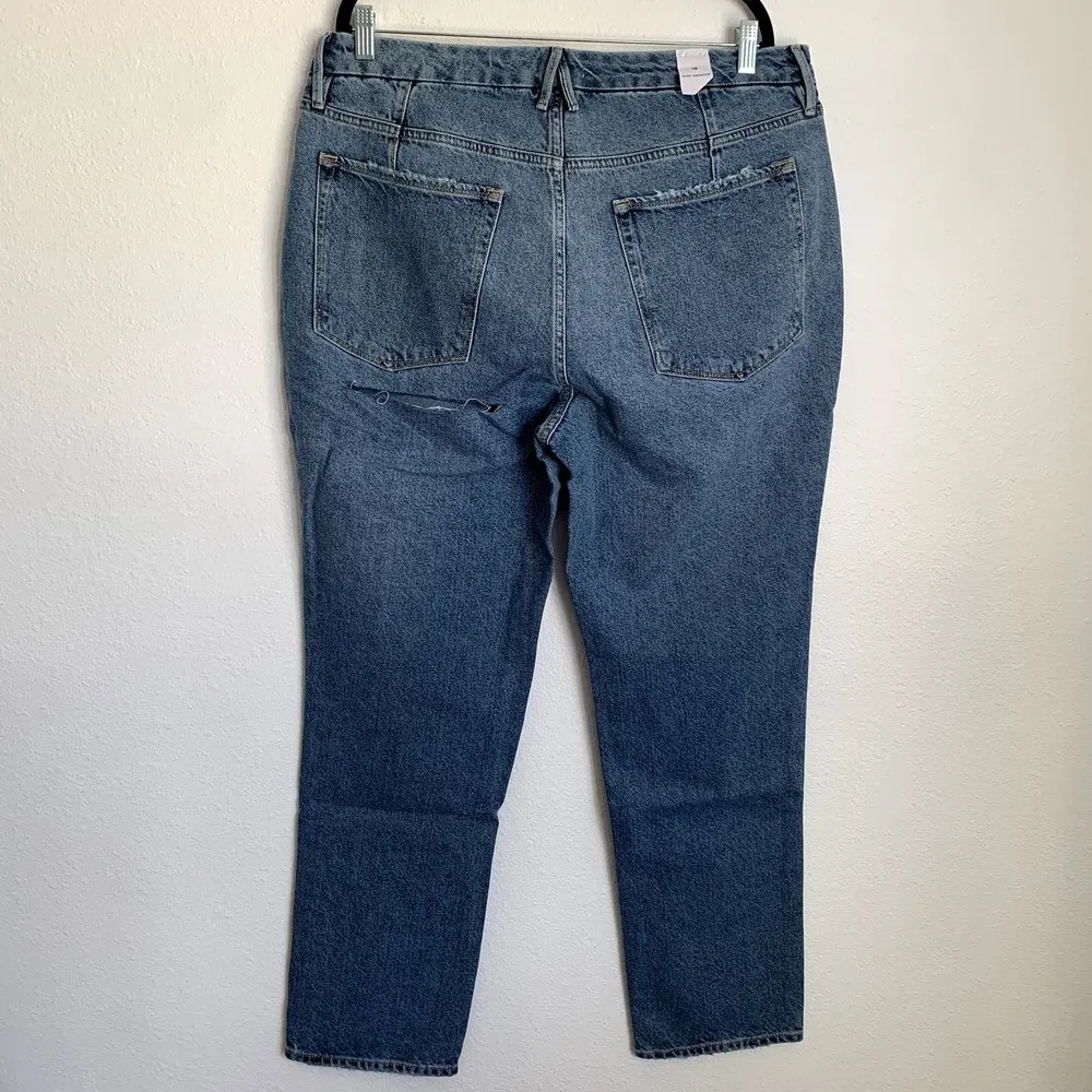 NWT Good American Good Icon Distressed Straight Jeans in Indigo159 - Image 3