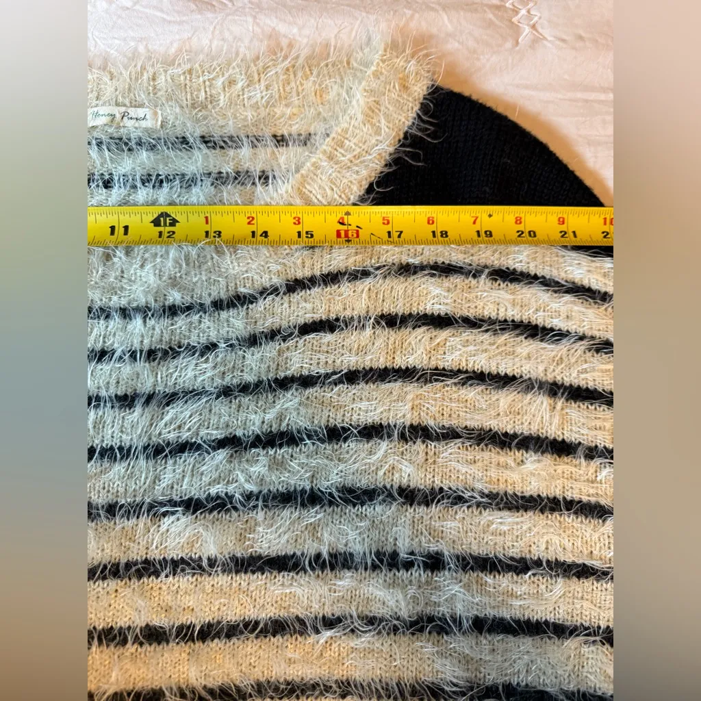 HONEY PUNCH Knits fuzzy 3/4 Sleeve Pullover - Image 5