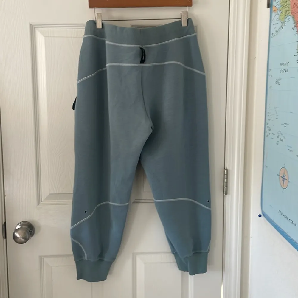 Athleta x Allyson Felix Legend Travel Sweatpants Green Size Medium Petite - Image 7