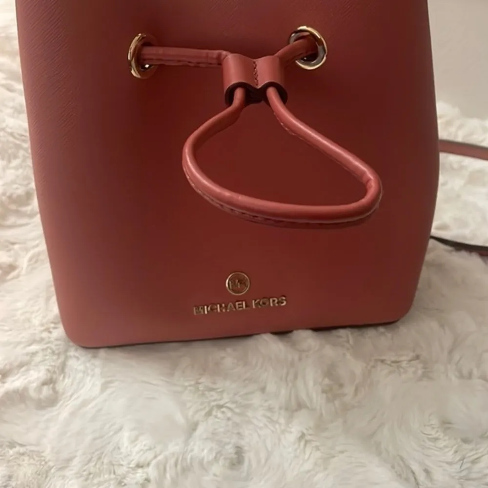 Michael Michael Kors womens crossbody leather cinnamon drawstring bucket bag NWT - Image 5