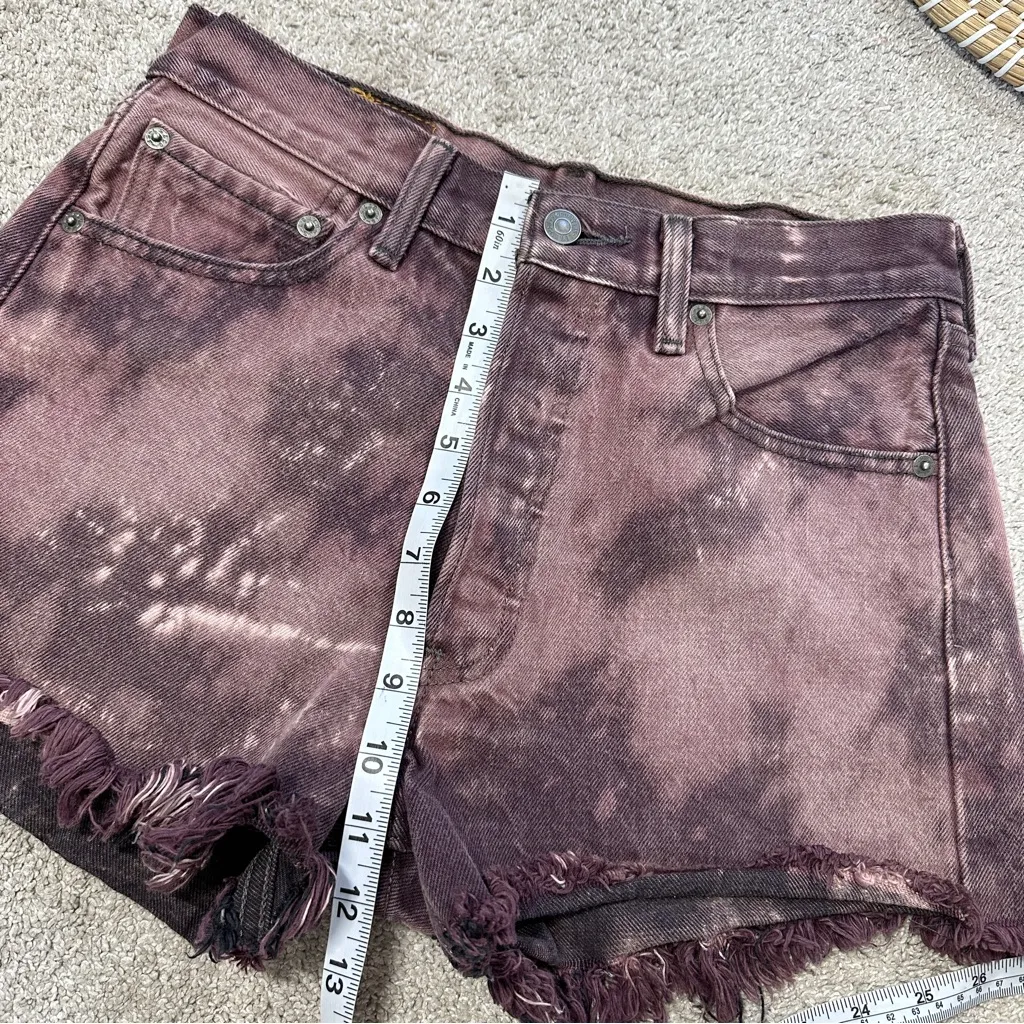 Levi’s 501 Women’s Tie Dye Button Fly Denim Shorts Frayed Hem in Purple Size 30 - Image 14