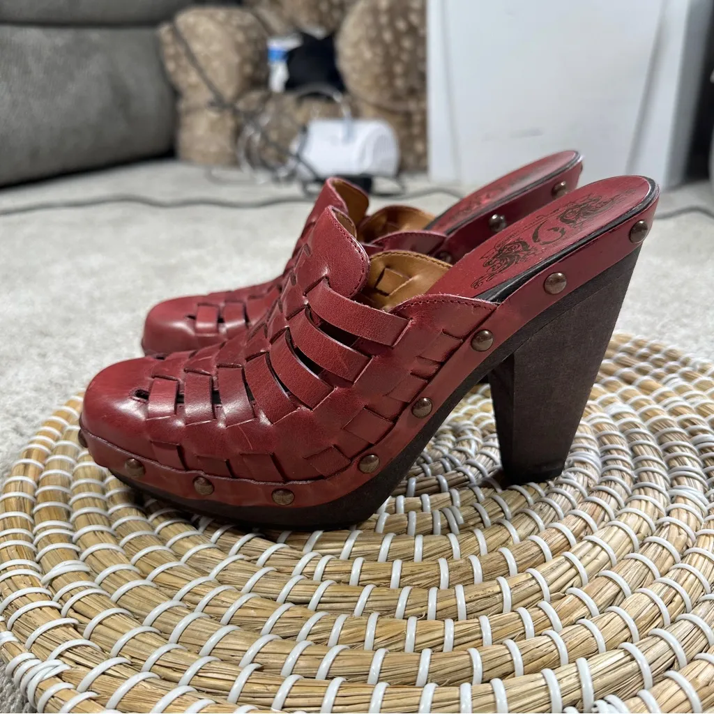 Nine West Women’s Vintage Studed Red Leather Mules Clog Heeled Chunky Grunge 6.5 - Image 5