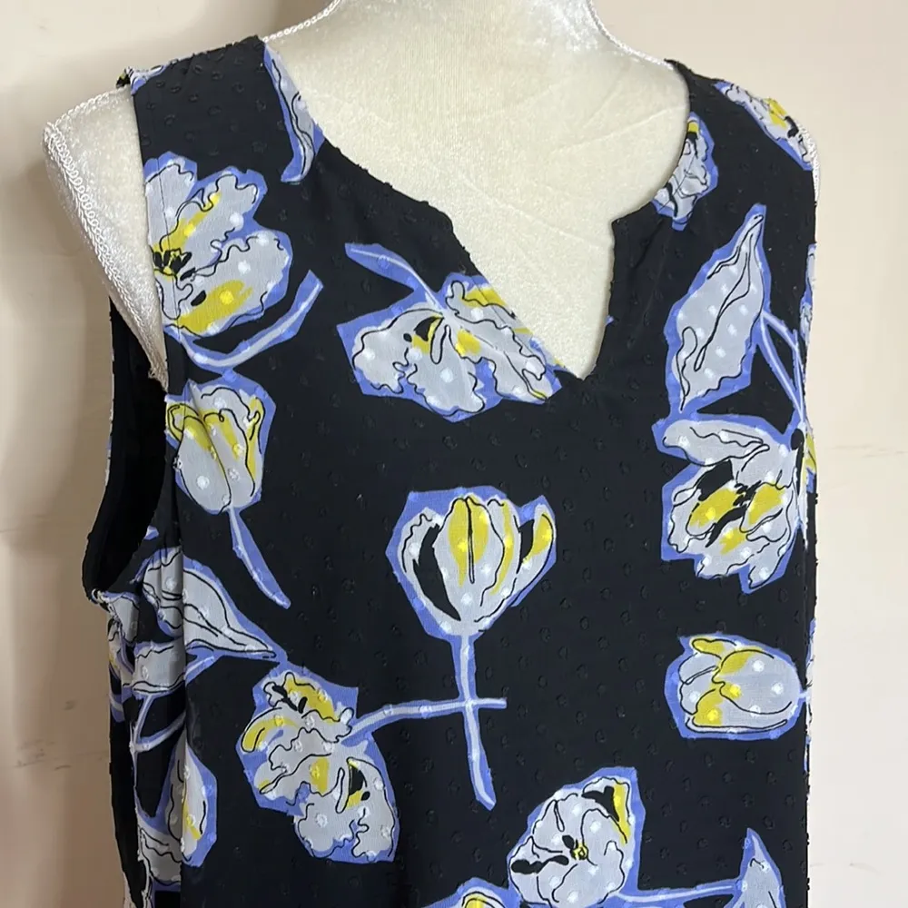 Apt 9 • floral raised Swiss dot sleeveless blouse - Image 93