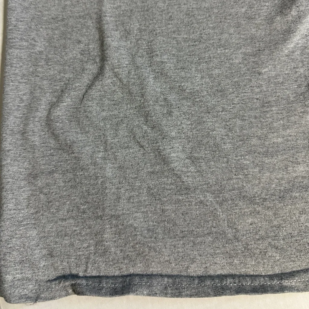 Disney Mickey Mouse Christmas Wreath T-Shirt Gray Holiday Graphic Tee L - Image 5