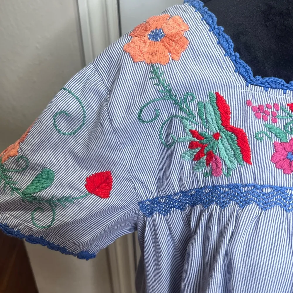 Roller Rabbit Blue & White Stripe Floral Embroidered Crochet Shift Dress Sz L/XL - Image 8