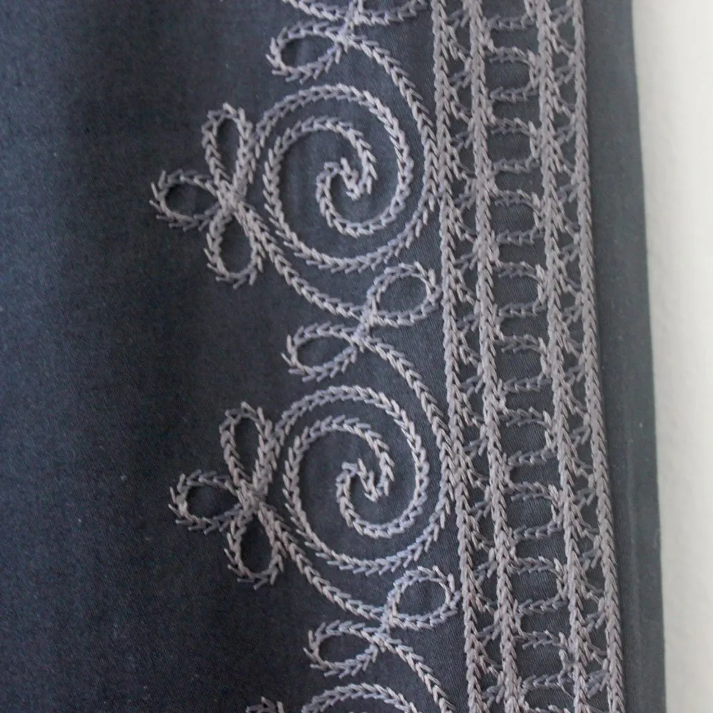 FRIENDS Vintage 90's Cotton Black Embroidered Cropped Preppy Indie Pants 3 Size undefined - Image 2