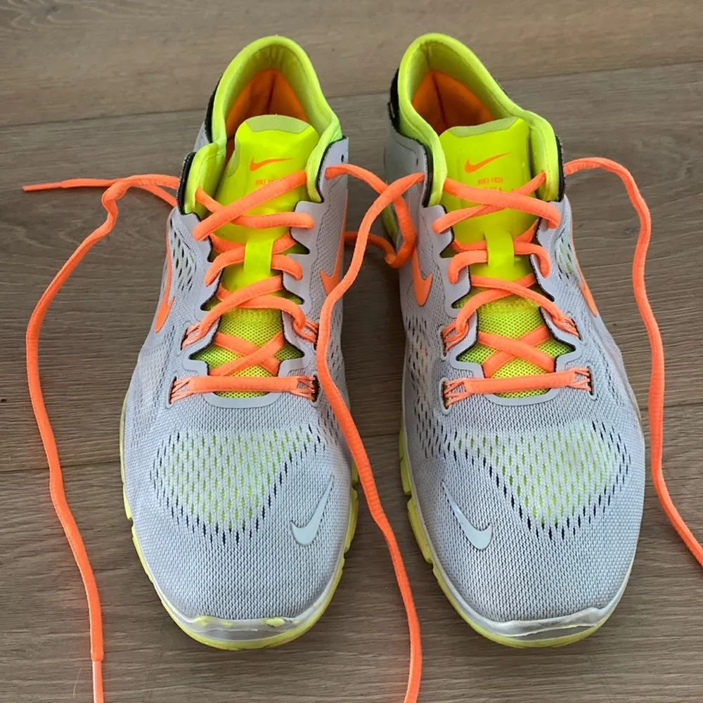 Nike Womens Free 5.0 TR Fit 4  Gray Running Shoes Sneakers. Excellent condition - Image 2