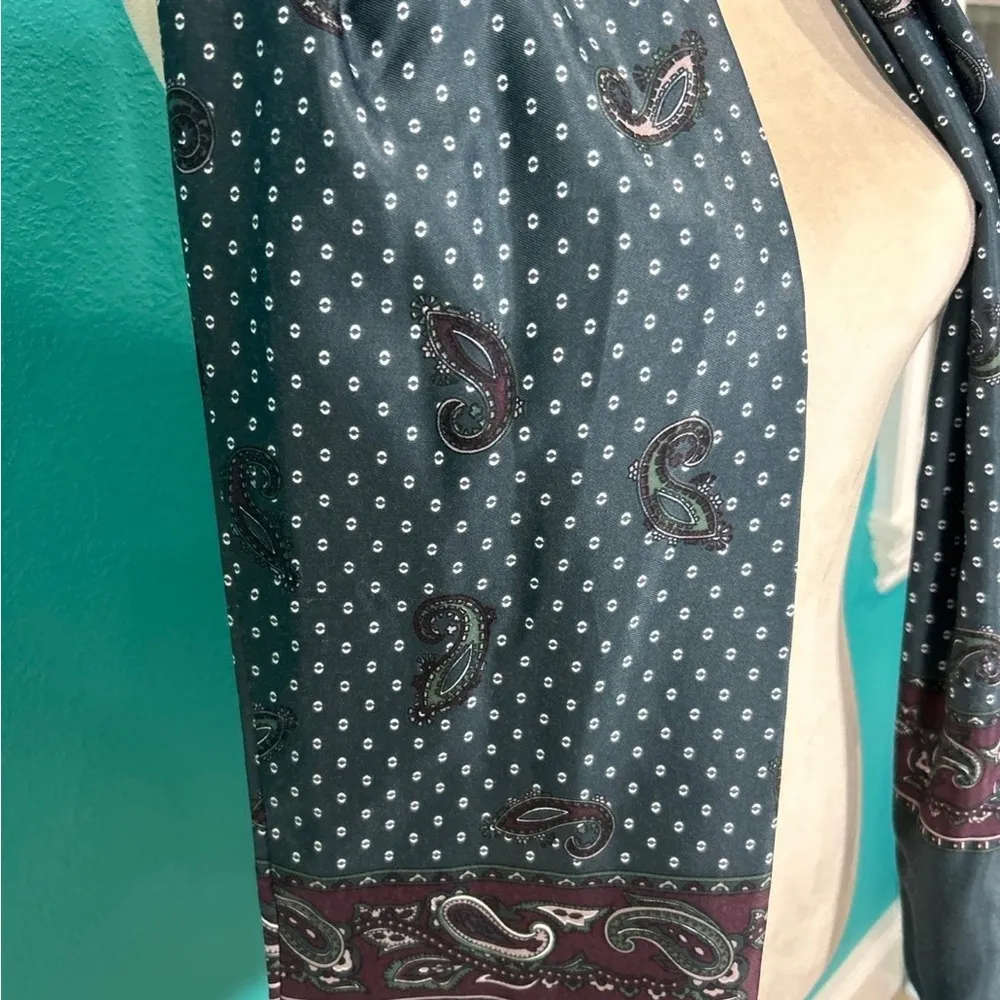 Dark blue paisley scarf - Image 2