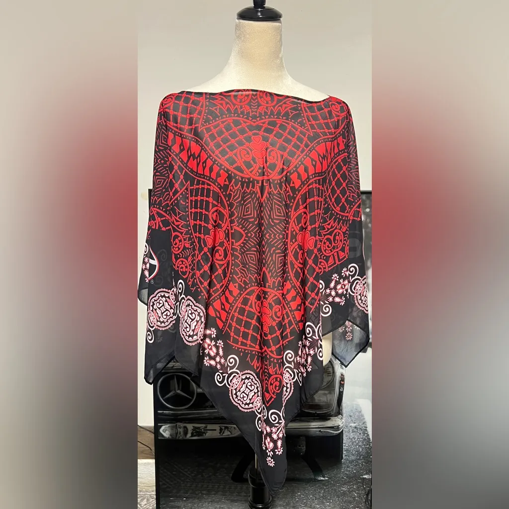Red and Black Patterned Ga Bulldogs Poncho - Image 4