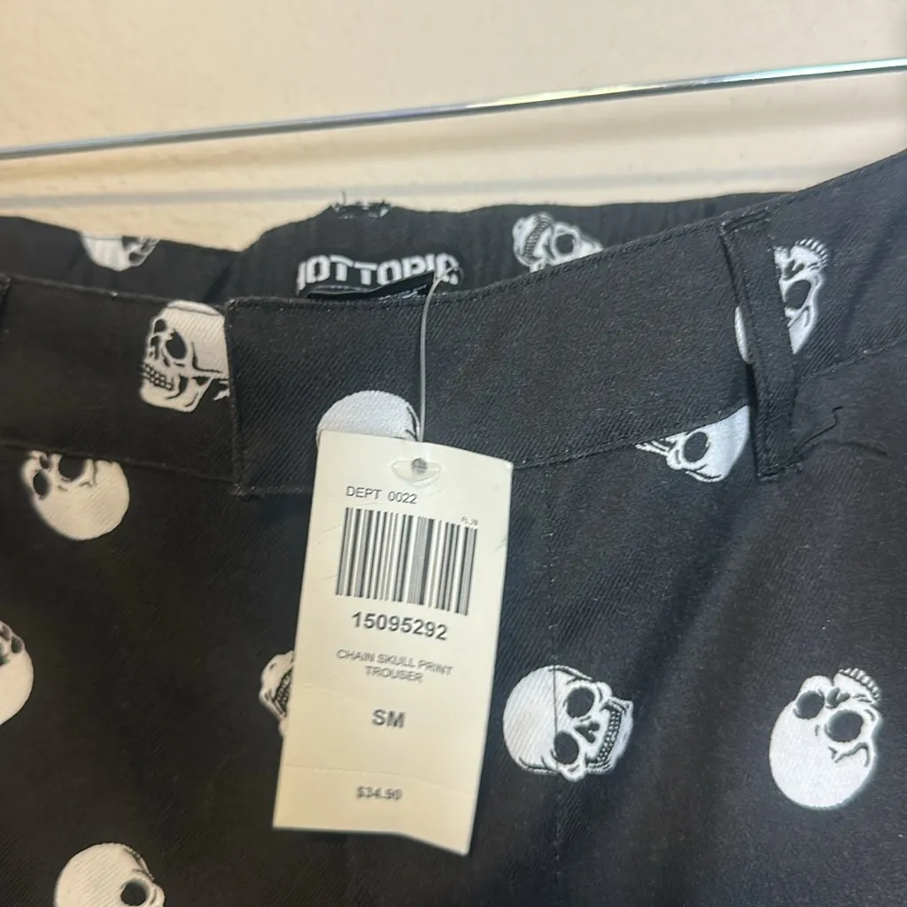 Hot Topic Black Skull‎ Print Pants With Detachable Chain Size Small NWT - Image 5