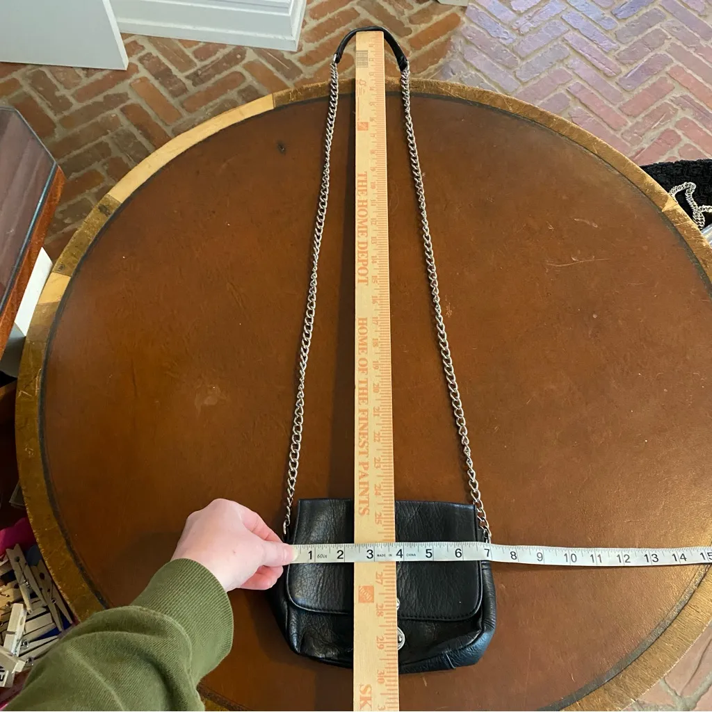 Franchi Chic Black Leather Crossbody Bag with Chain Strap going out event formal - Image 5