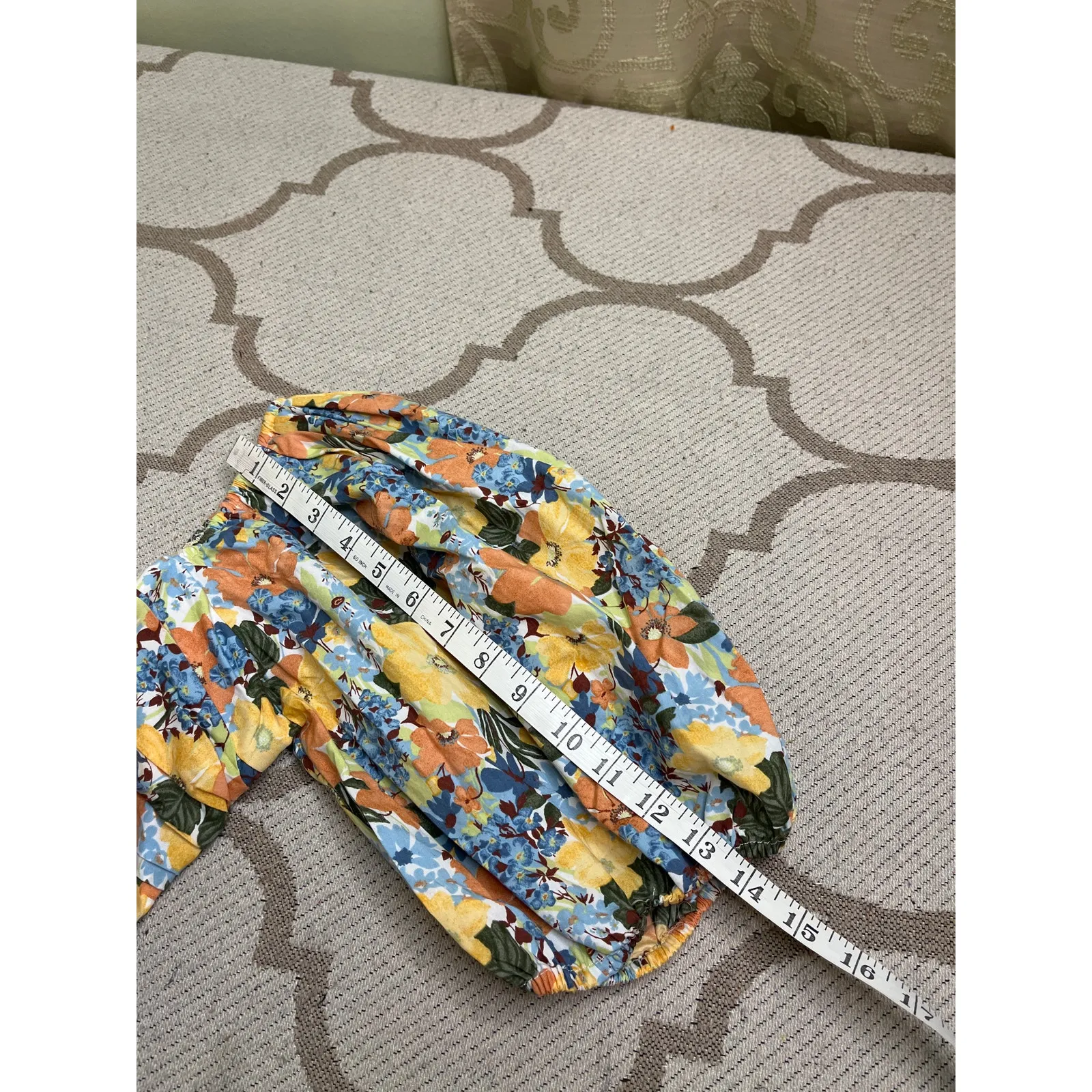 Abercrombie & Fitch square neck ruched puff sleeve top floral print, size large - Image 5