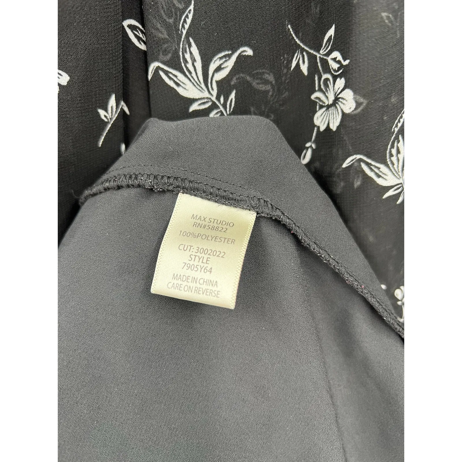 Max Studio  L Dress dark floral print off-the-shoulder shift dress Sheer Ruffle - Image 6