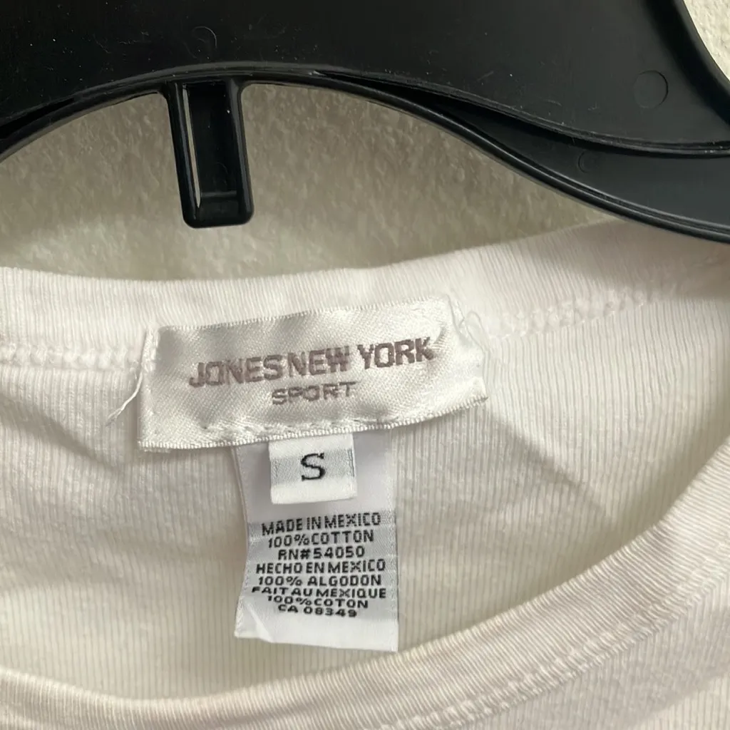 FINAL MARKDOWN Jones New York sport tee small - Image 2