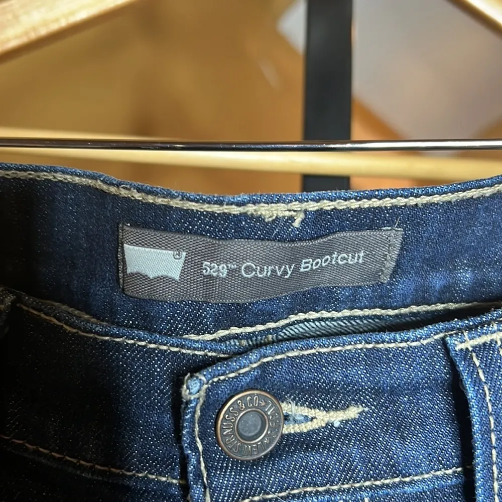 Levi’s 529 Curvy Bootcut Dark Blue Jeans Size 29 - Image 4