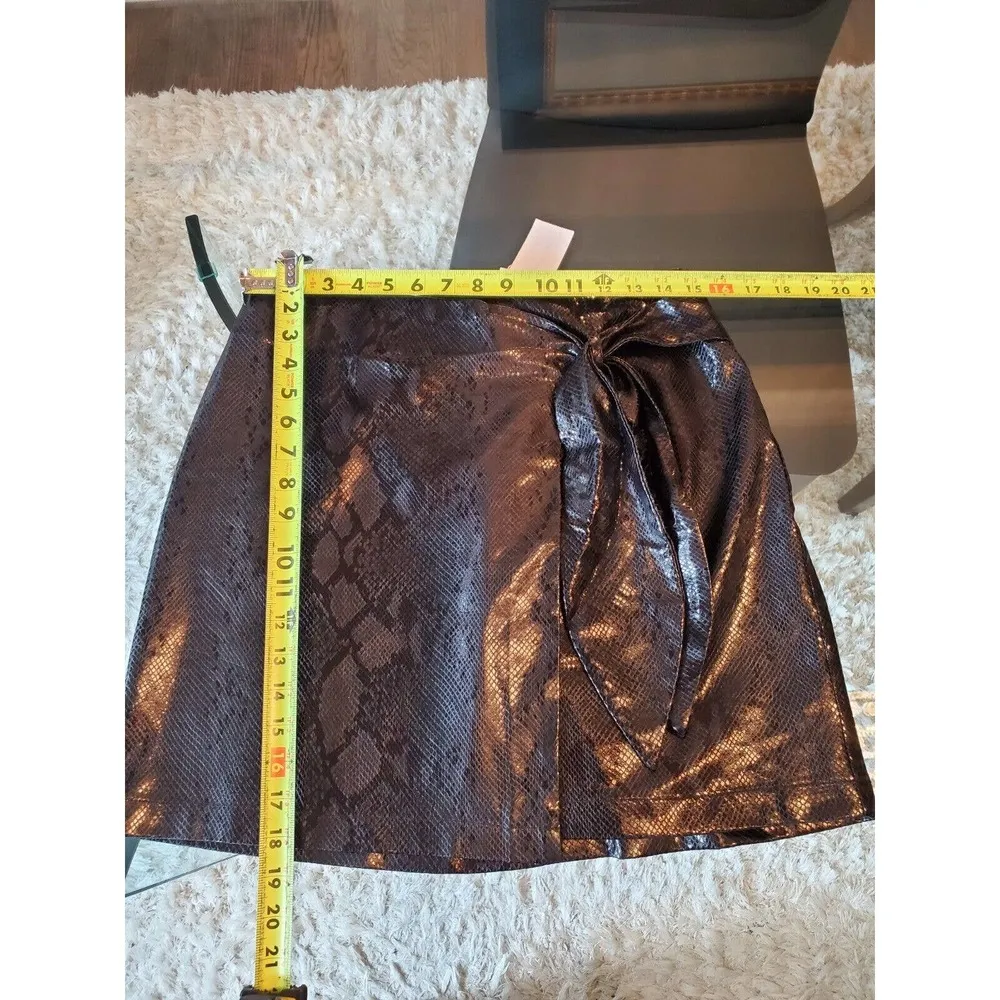 Ley Den Women’s Black Snake Faux Leather Straight Casual Mini Skirt Size Large - Image 11