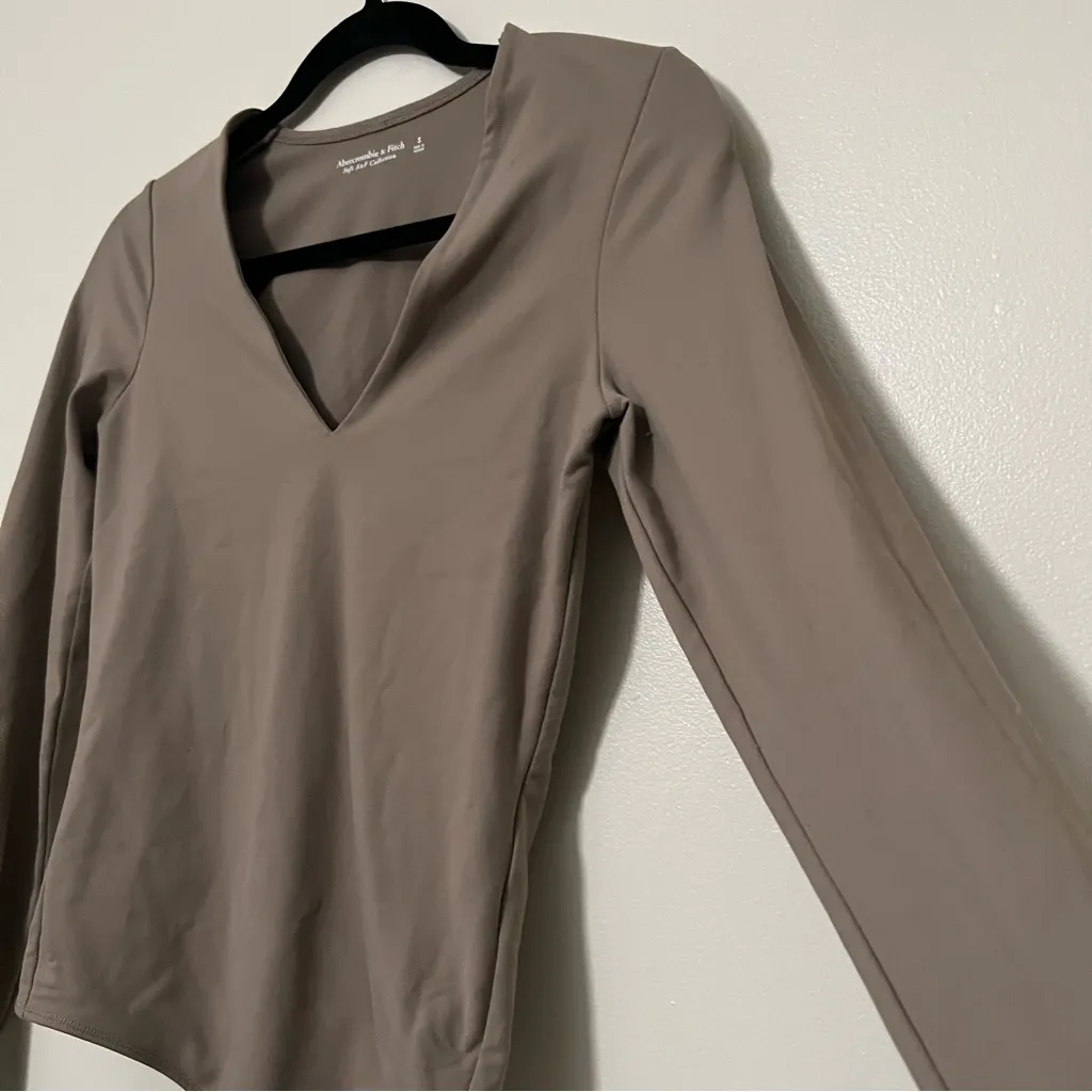 Abercrombie & Fitch Bodysuit Taupe‎ Small Double Lined Long Sleeve - Image 3