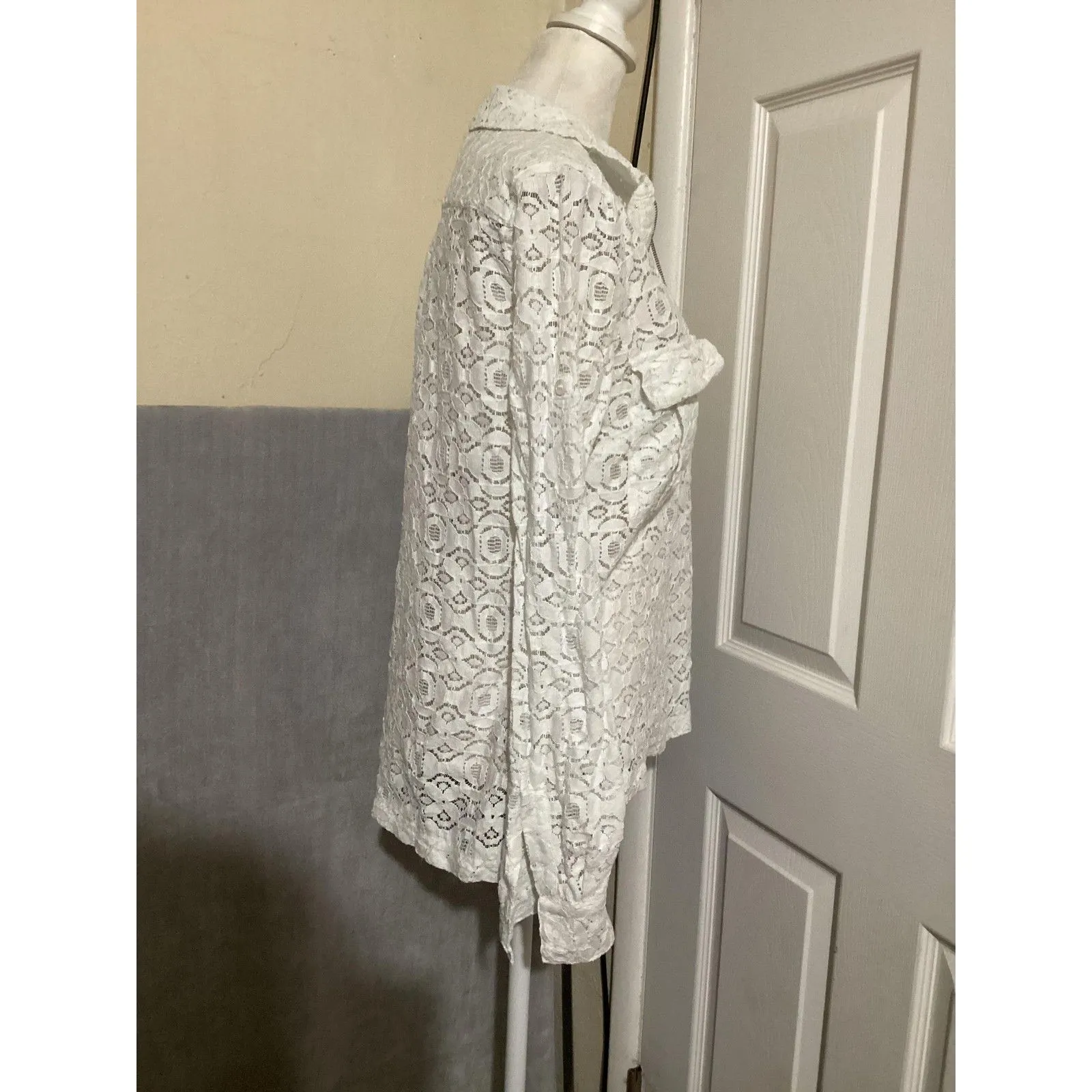 BCBGMAXAZRIA Lace Half Zip Shirt Womens Small White Sheer Collared Long Sleeve - Image 3