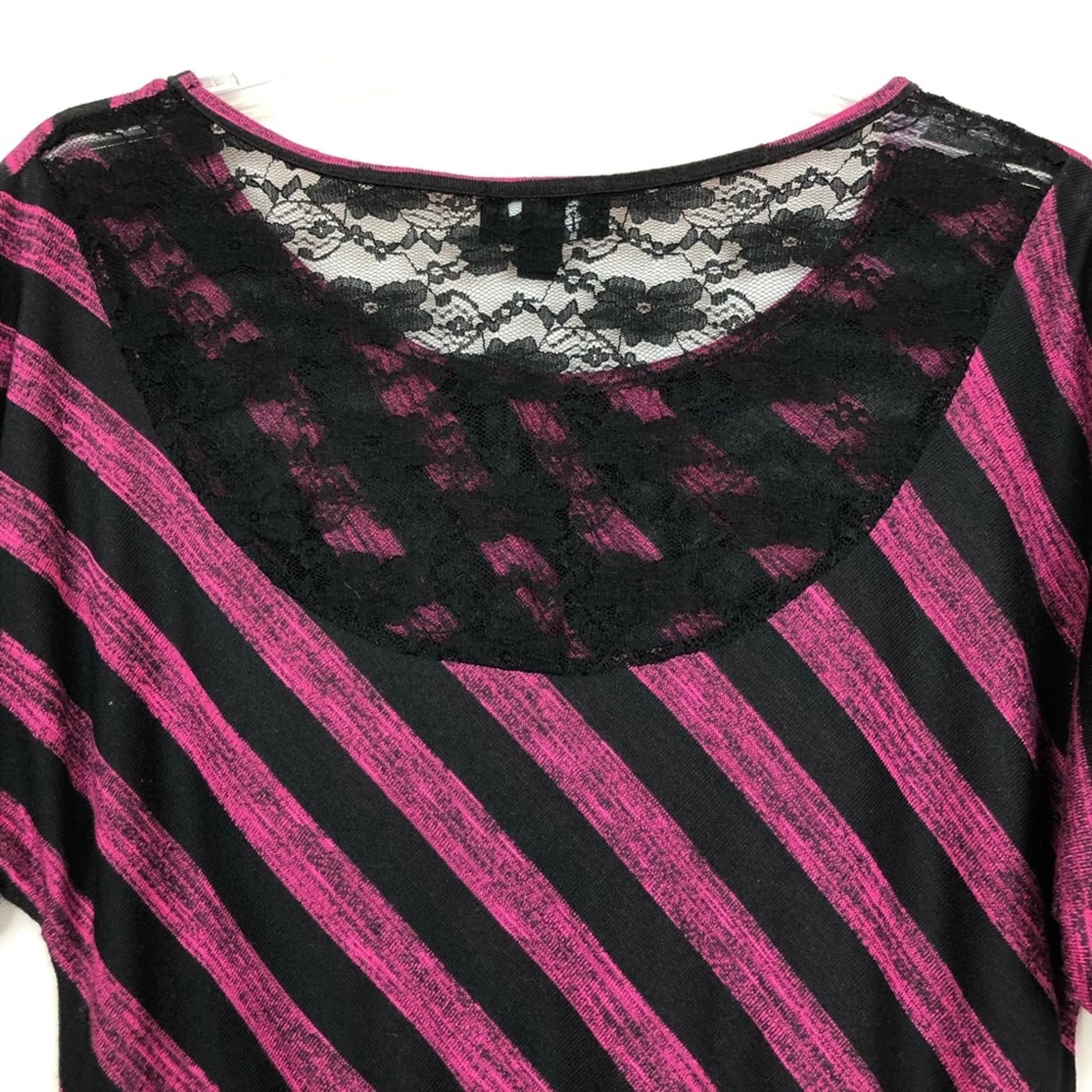 iZ Byer Banded Bottom Striped Lace Blouse Size Small - Image 5
