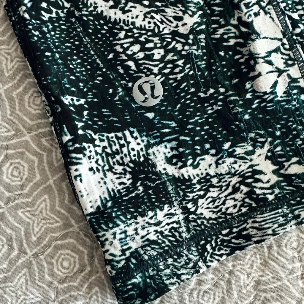 Lululemon Seek The Heat Short Sleeve Workout Shirt White Multi Teal Size 10 - Image 8