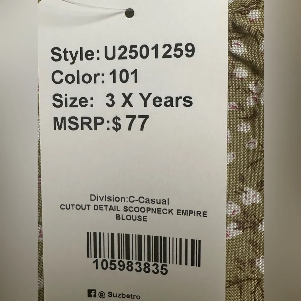 Suzanne Betro weekender cutout short sleeve top - Image 4