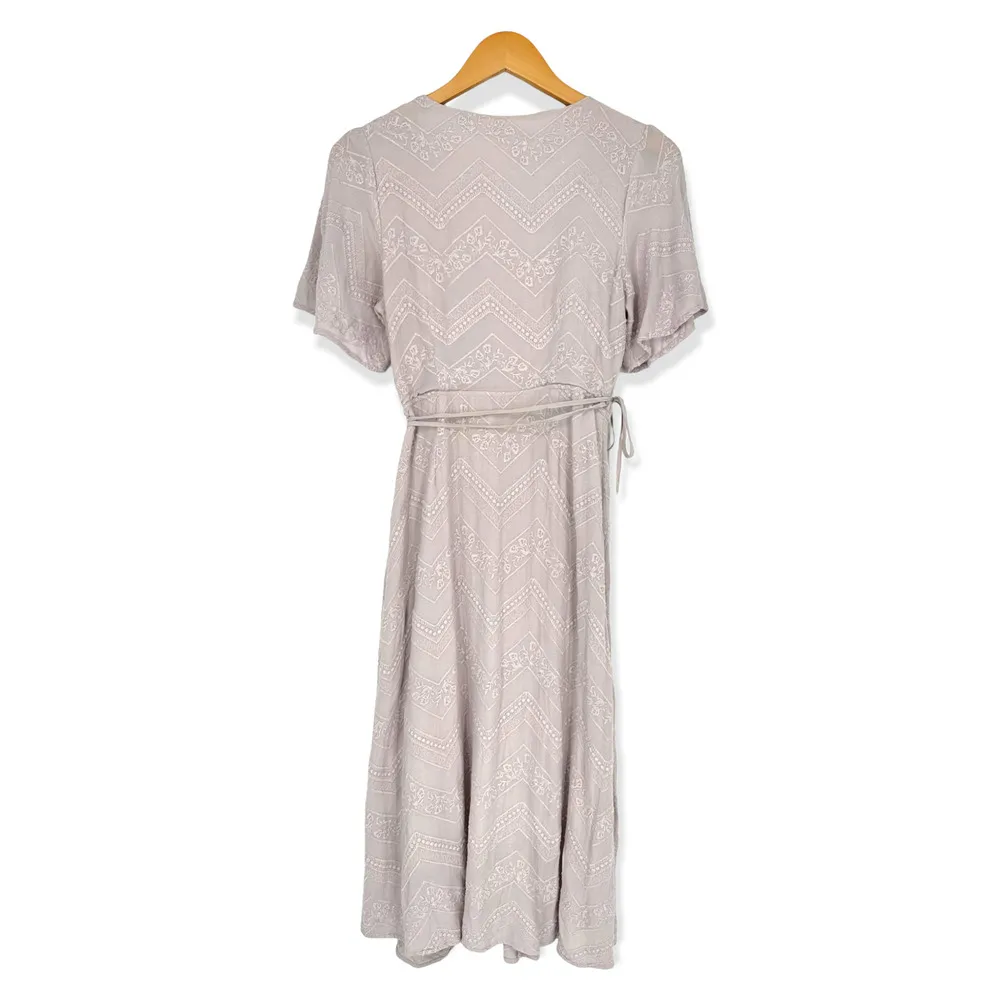 ASTR The Label | Small | Grey Lilac Textured Short Sleeve Wrap Midi Dress - Image 7