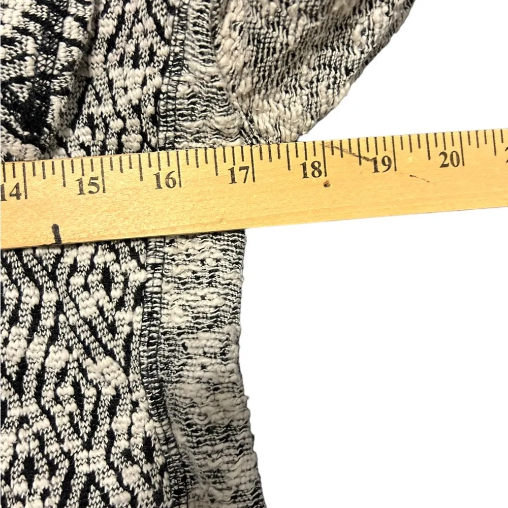 Lucky Brand Black White
Diamond Long Sleeve Zip Up Collared Sweater medium - Image 6
